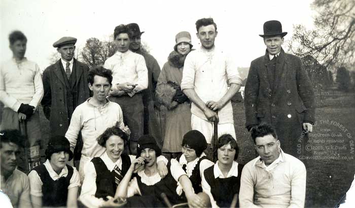 Image: Clearwell Hockey Players (41k)