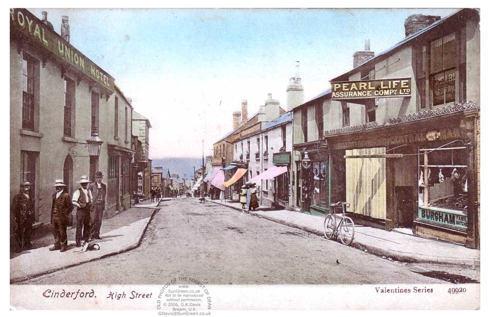 image: Cinderford High street (84k)