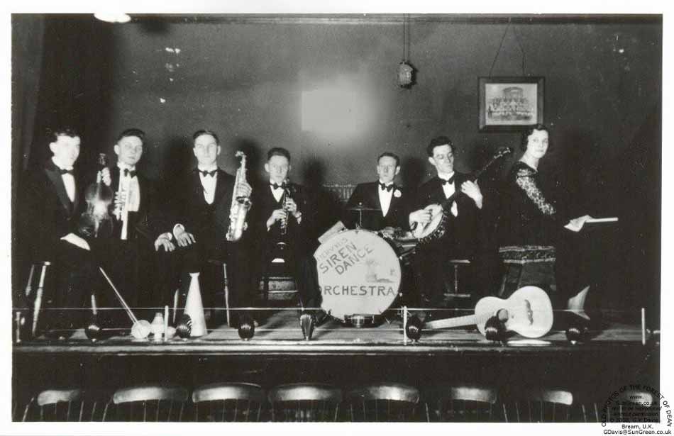 Mervy'n dance orchestra