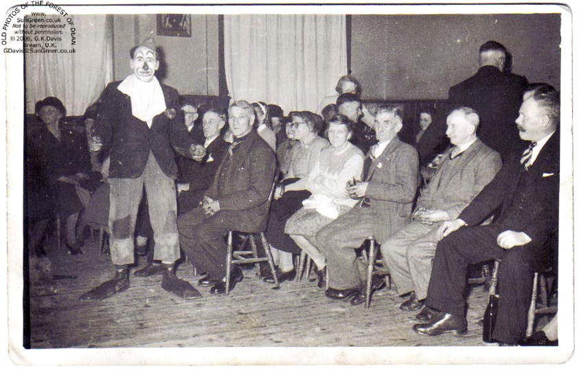 image: Sling OAPs Christmas Party (76k)