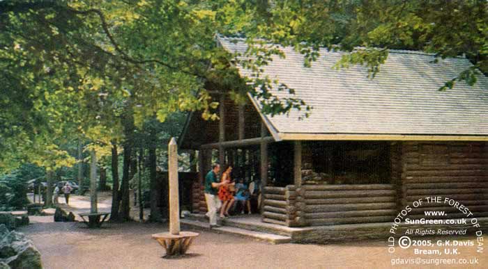 Symonds Yat Log Cabin (49k)