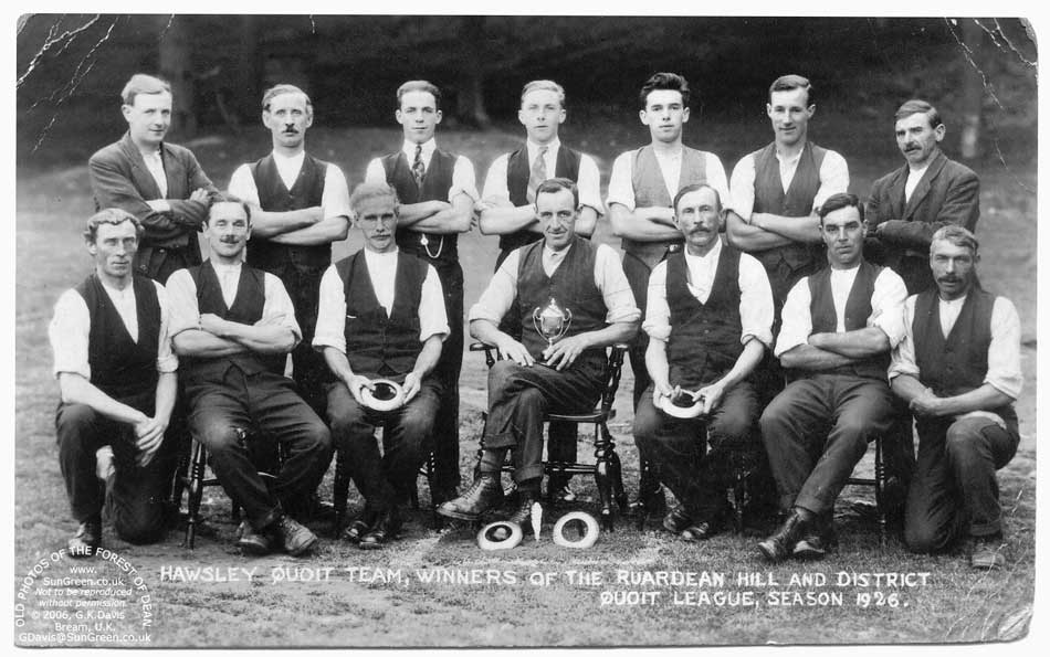image: Hawsley quoit team 1926 (80k)