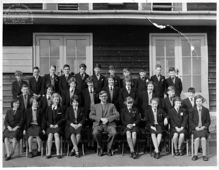 Image: Lydney Grammar School, 1L 1961 - 62  (62k)