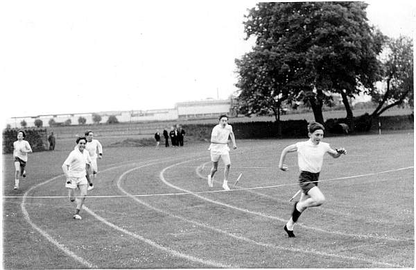 Image : 220yds race (39k)