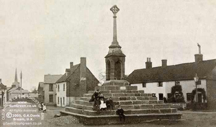 Lydney Cross (26k)