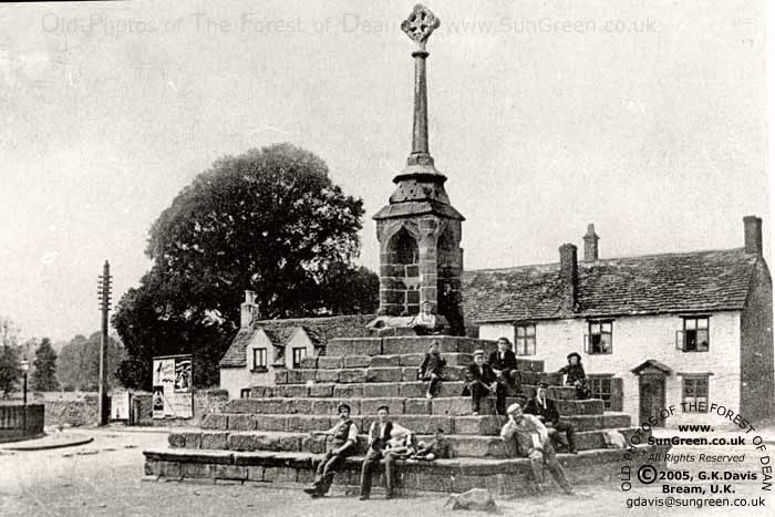 Lydney Cross (47k)