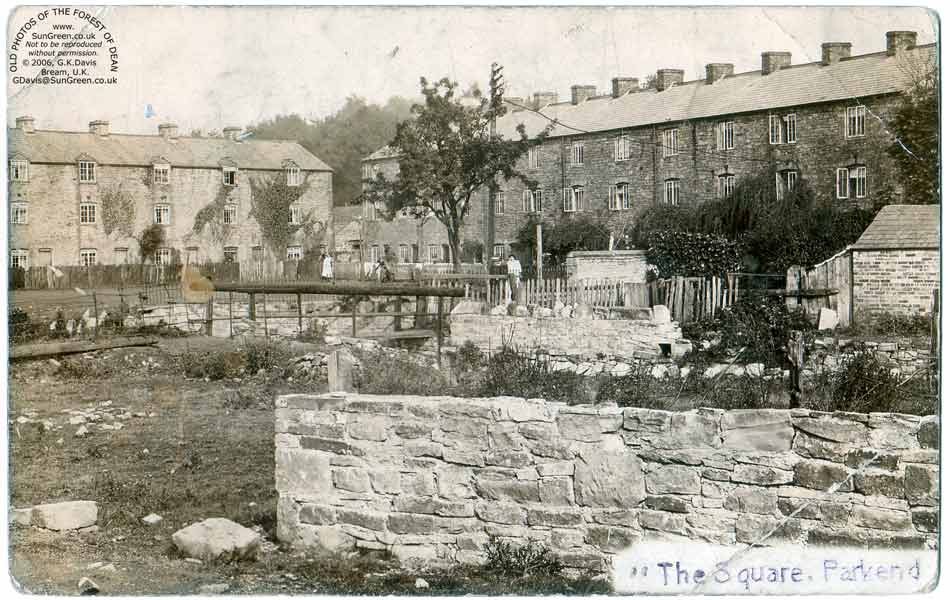 The Square, Parkend