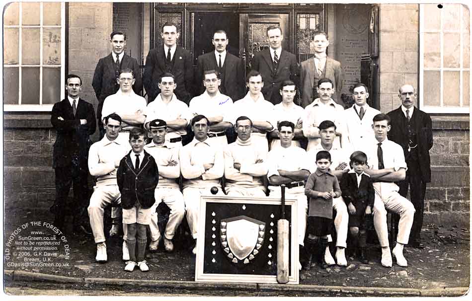 Image: Parkend Cricket Club 1926 (68k)
