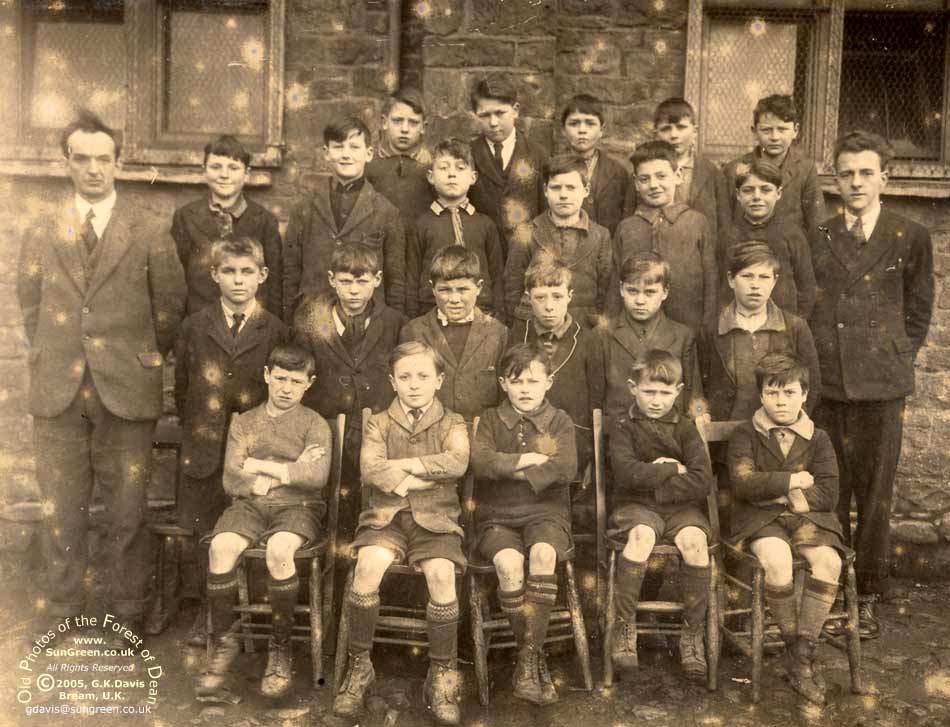 Bream school c 1922 (79k)