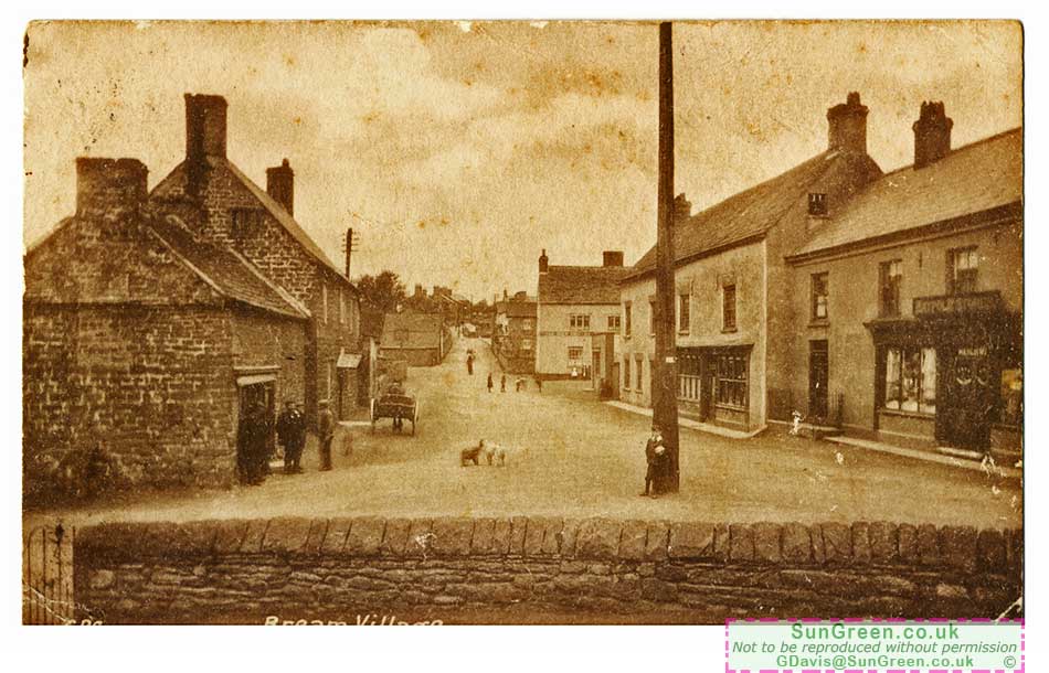 Bream, the Maypole 1917 (42k)