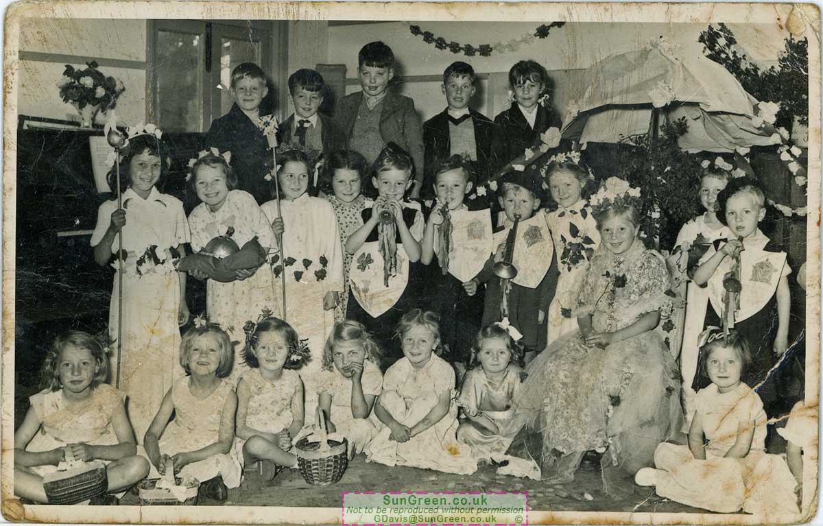A class of pupils at Bream Infants School in 1953