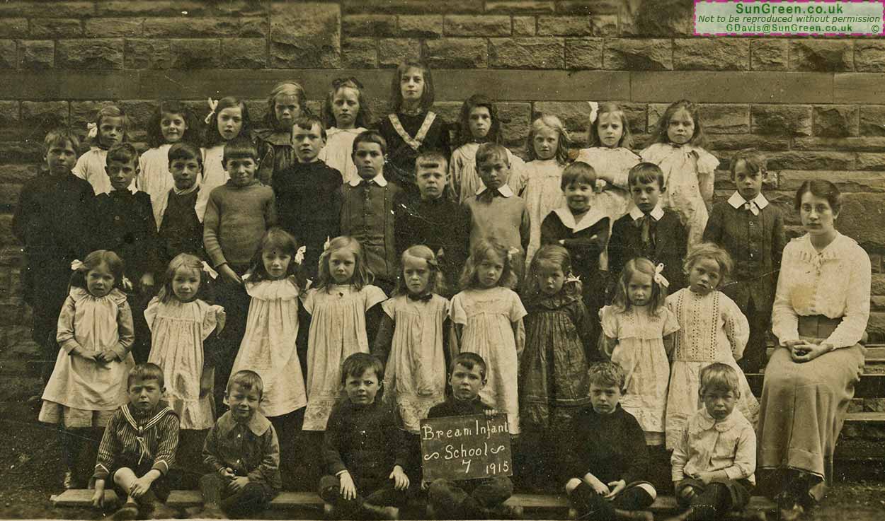 An old photo of pupils at Bream Schoo, Gloucestershire taken in 1914