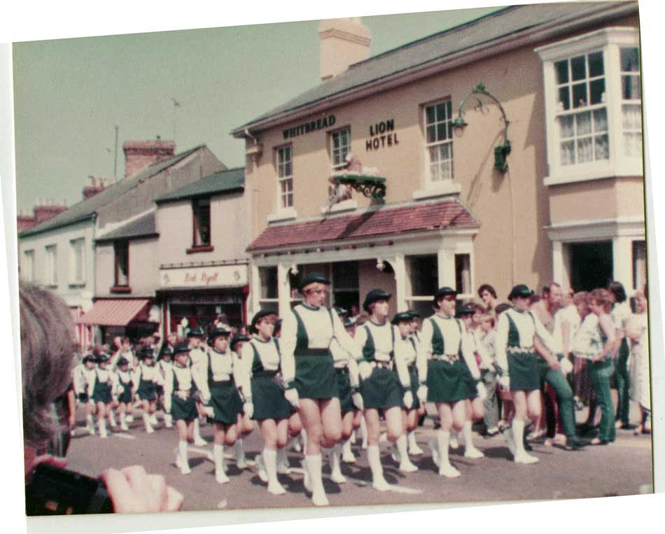 A photo of a Jazz Band in Ciderford High Street - passing the Lion Hotel