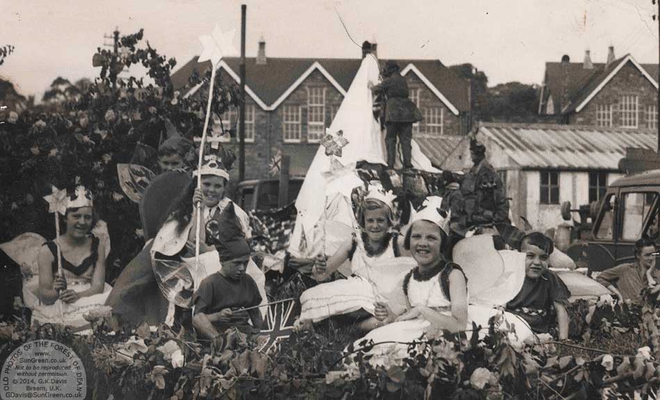 A photo of children at the Tutnalls, Lydney
